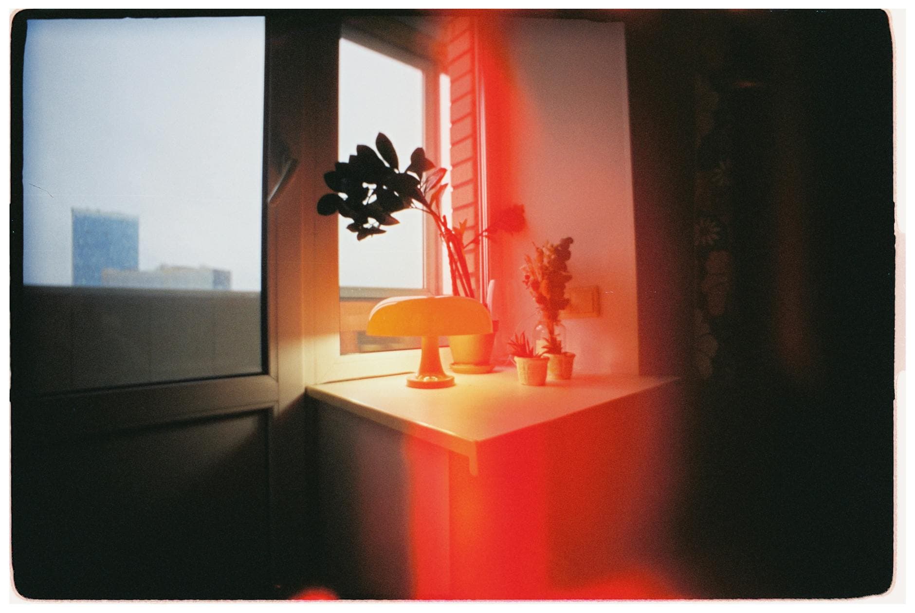 Anthropic Accidentally Leaked Its Most Powerful Model. 3,000 Files Exposed the AI That Terrifies Cybersecurity Experts. - AI-powered book insights and learning